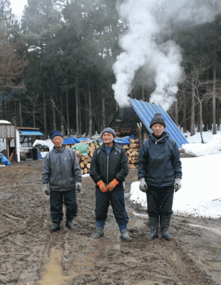 まだまだ 冬模様の野田村の炭焼き釜